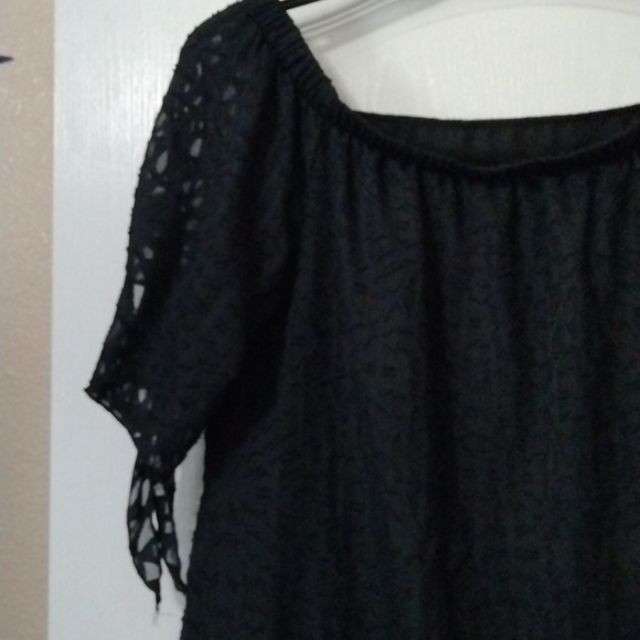 Black off the shoulder dress - Picture 3 of 3